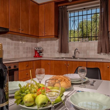 Ruvelis Villa Fiolítis 외부 사진